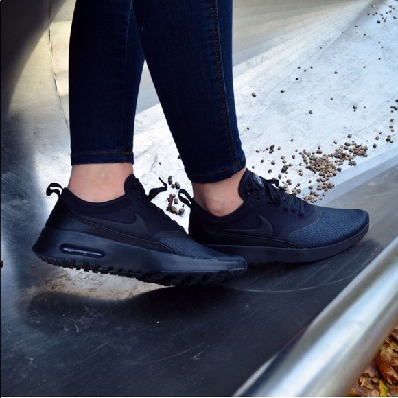 nike thea ultra premium